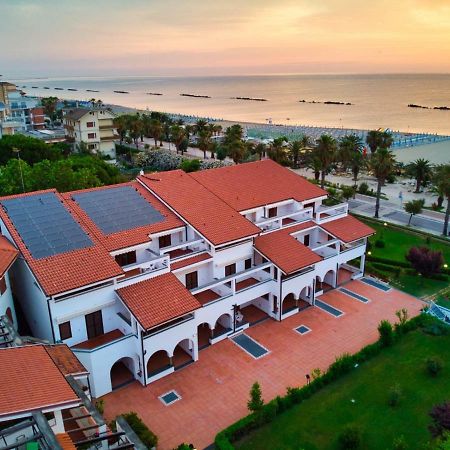 Residence Elle San Benedetto del Tronto Bagian luar foto